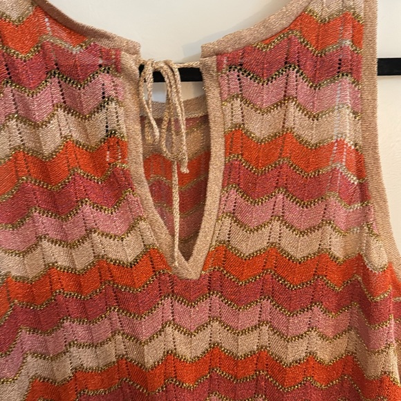 Mango size medium pink/orange/gold chevron tank top - Picture 4 of 4